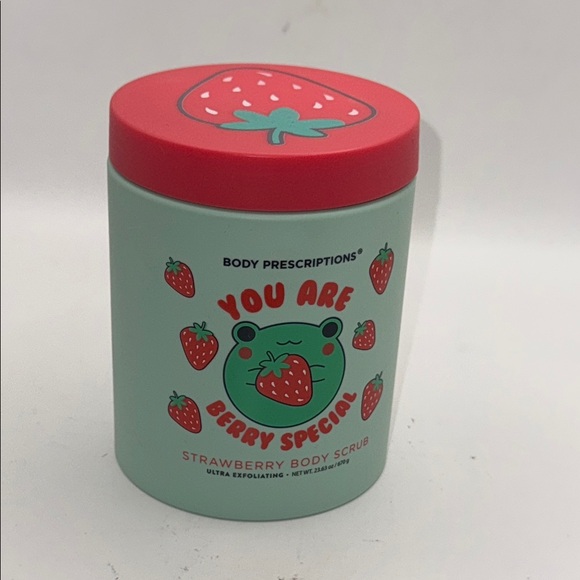 Strawberry Body Scrub - Green and Red - Picture 1 of 6